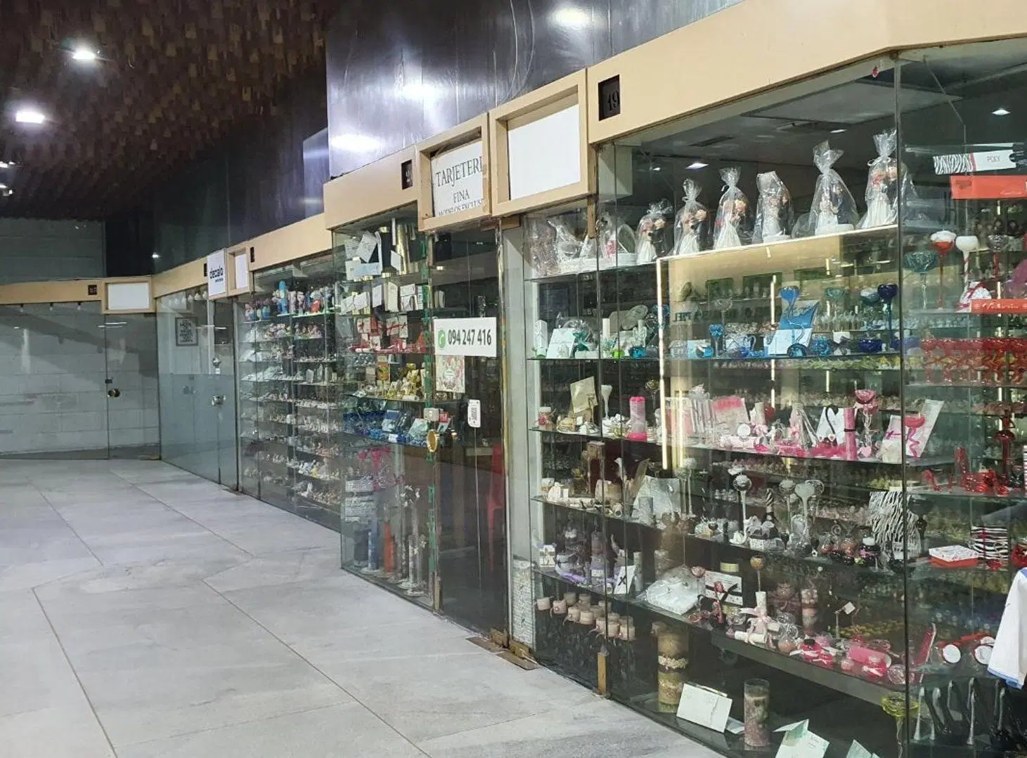 Alquiler en local en el centro sobre 18 en Galería 2