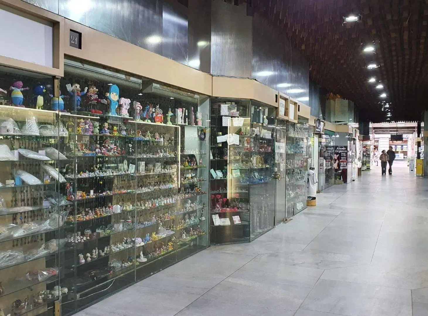 Alquiler en local en el centro sobre 18 en Galería 1