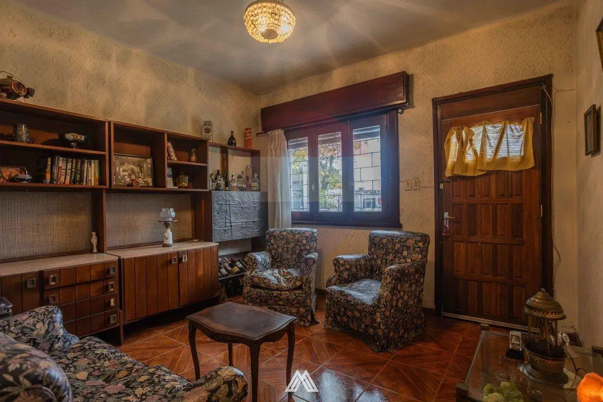 SE VENDE CASA 3 DORM. MAS MONOAMB, MAS APARTAMENTO 4
