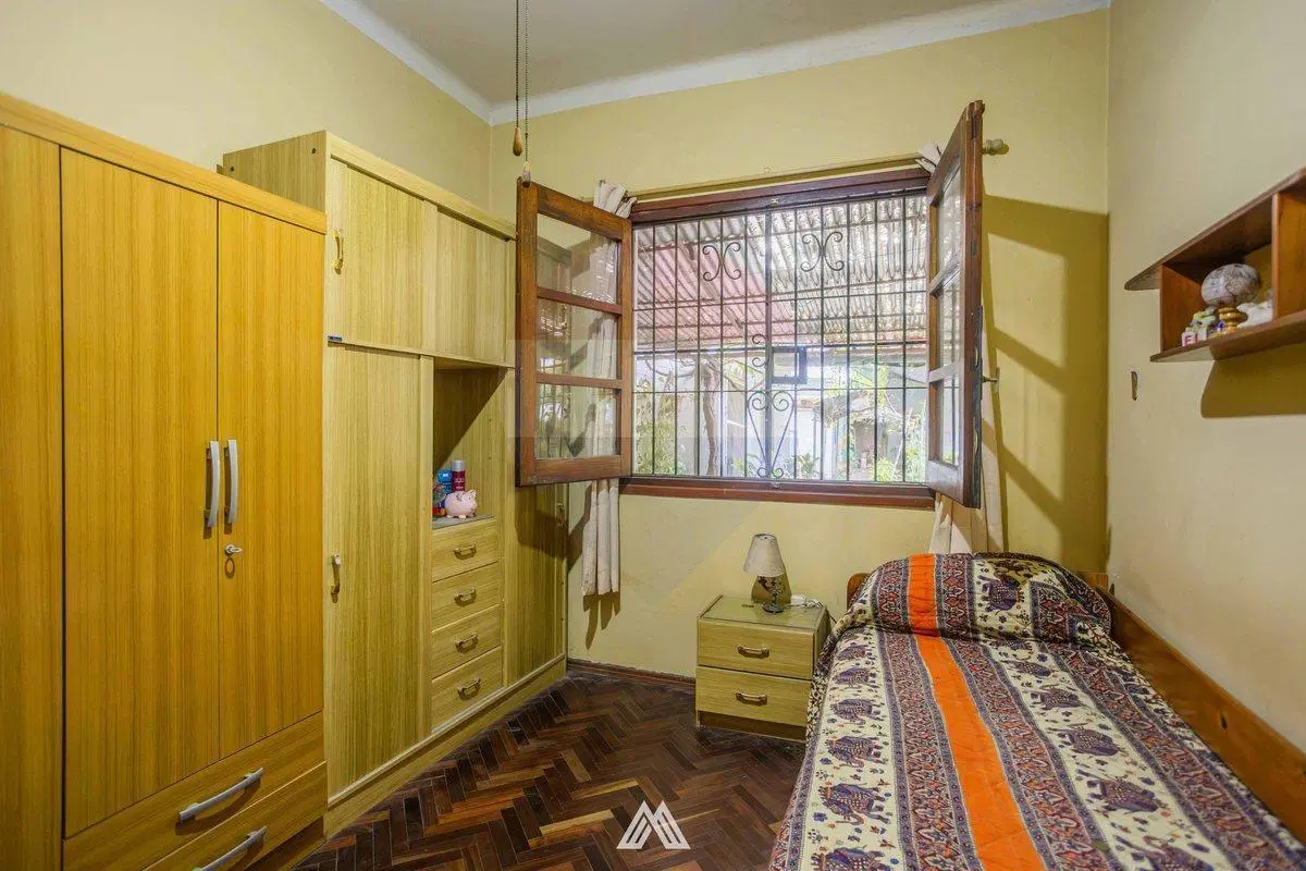 SE VENDE CASA 3 DORM. MAS MONOAMB, MAS APARTAMENTO 5