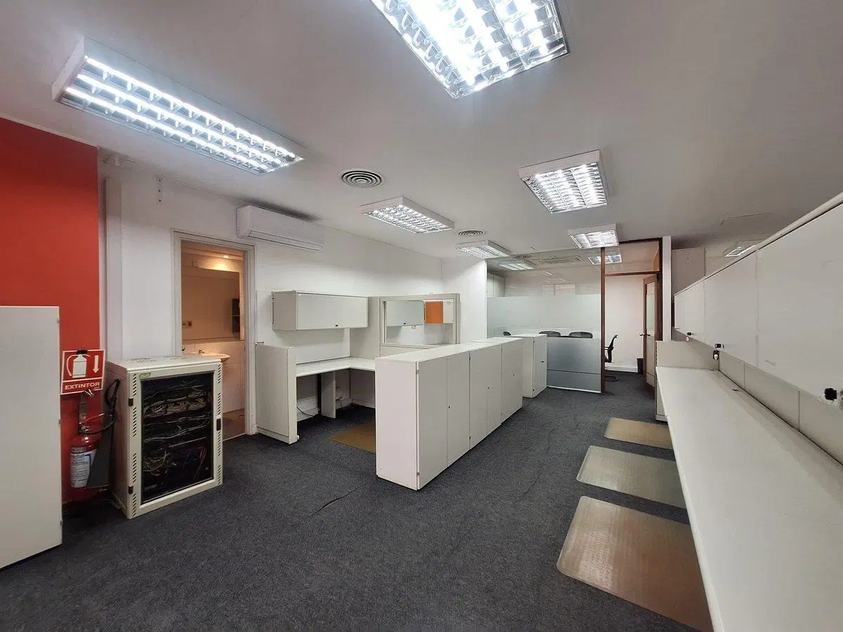 ALQUILER DE OFICINA EQUIPADA EN EDIFICIO CITIBANK 5