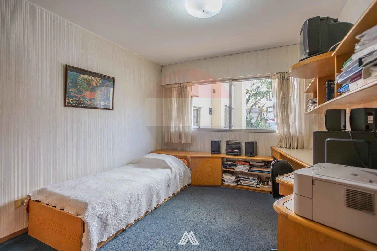 VENTA DE APART POCITOS 3D, 3B + SERV+BALCON+GARAGE 5