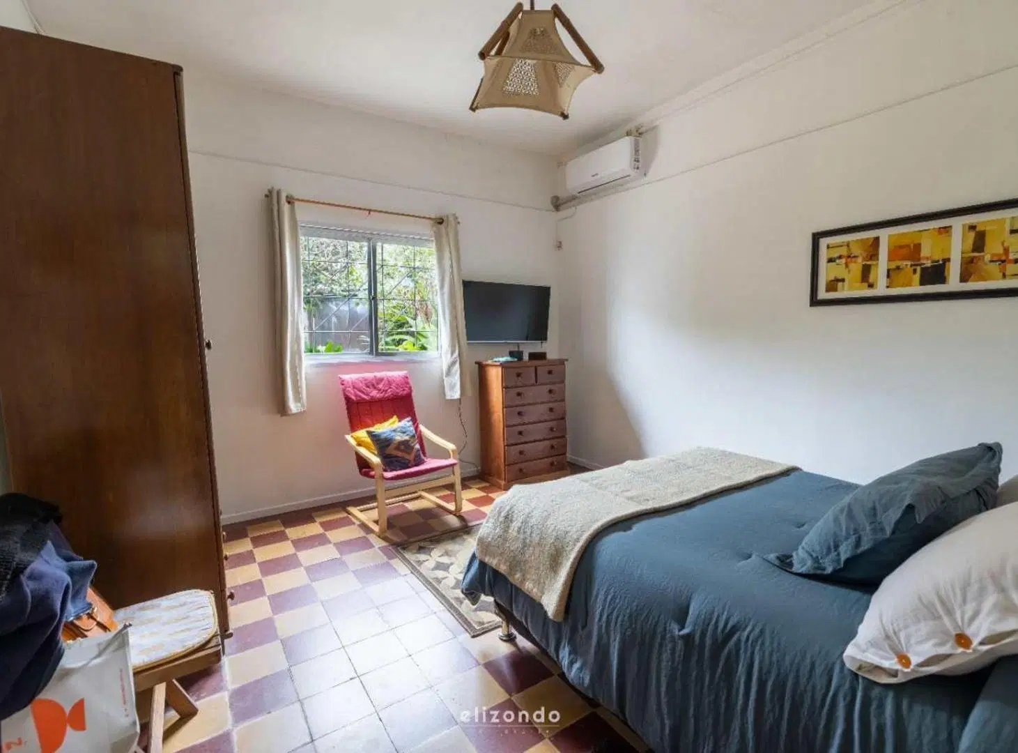 VENTA CASA MAS APARTAMENTO PROXIMO AL ANTEL ARENA 8