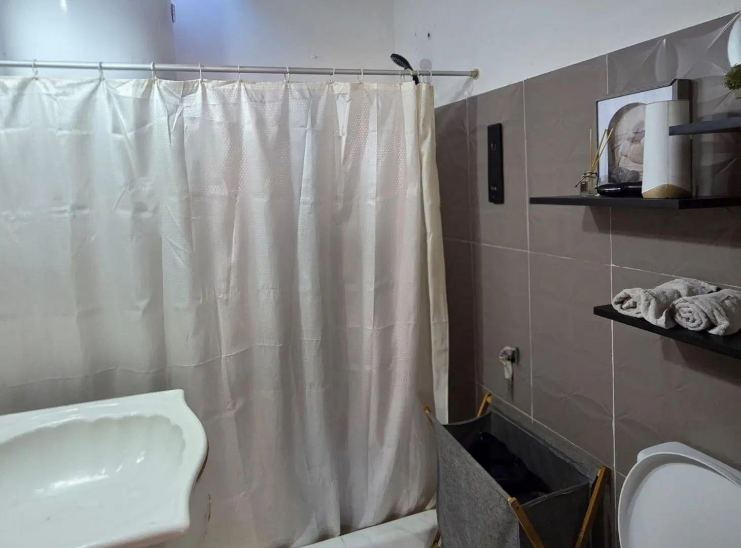 VENTA CASA 2 DORMITORIOS CON RENTA NUEVO PARIS 5