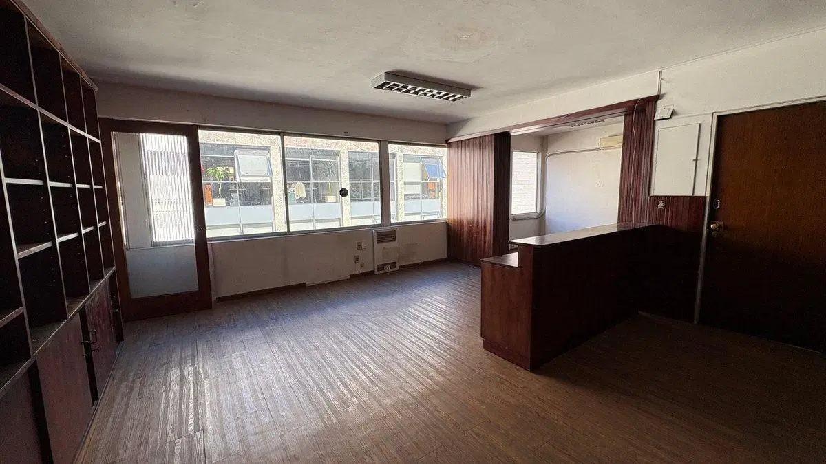 VENTA OFICINA CIUDAD VIEJA CON GARAGE 2