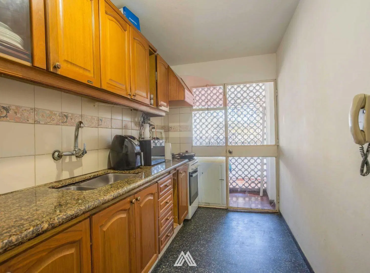 VENTA POCITOS TRES DORM CON GARAJE 4