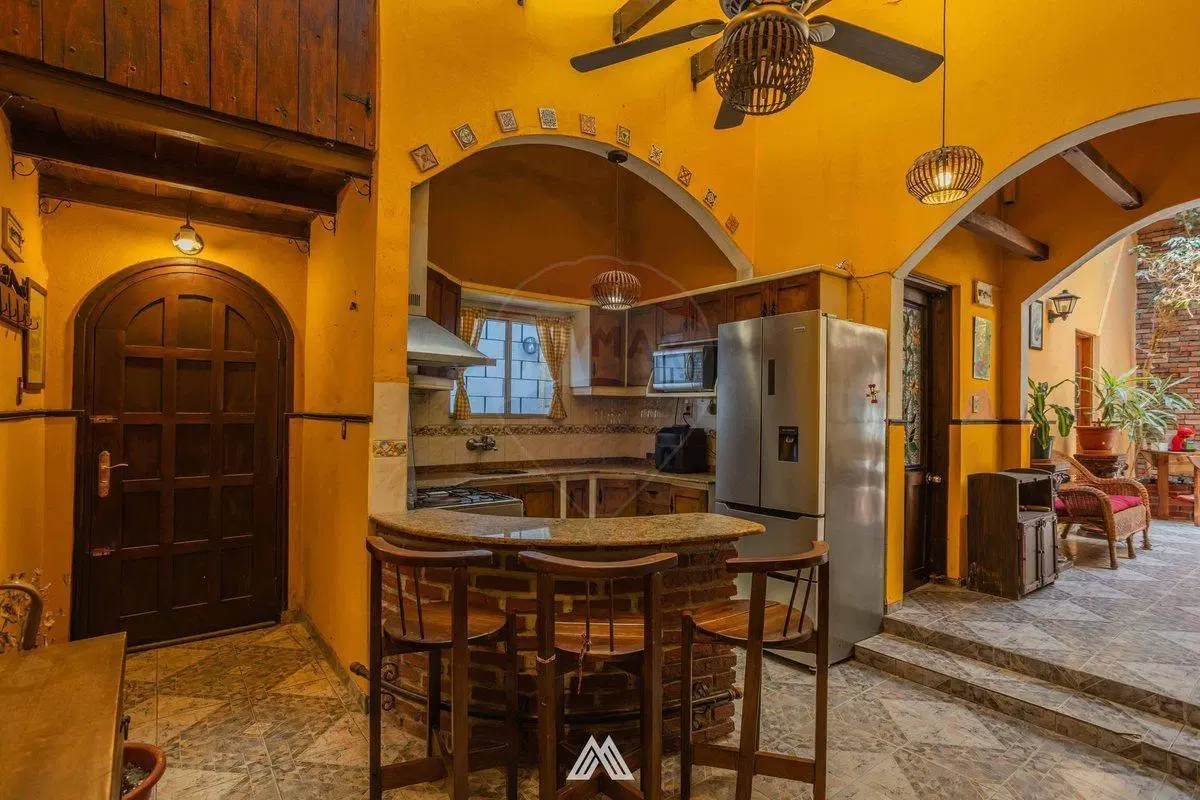 VENTA CASA DOS DORMITORIOS BARRIO SUR 1 DE RAMBLA 5