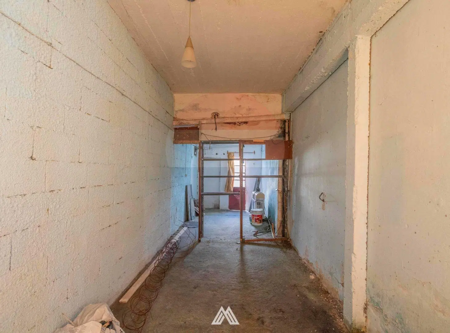 VENTA DE DEPÓSITO Y APARTAMENTO 1 DORMITORIO PANDO 5