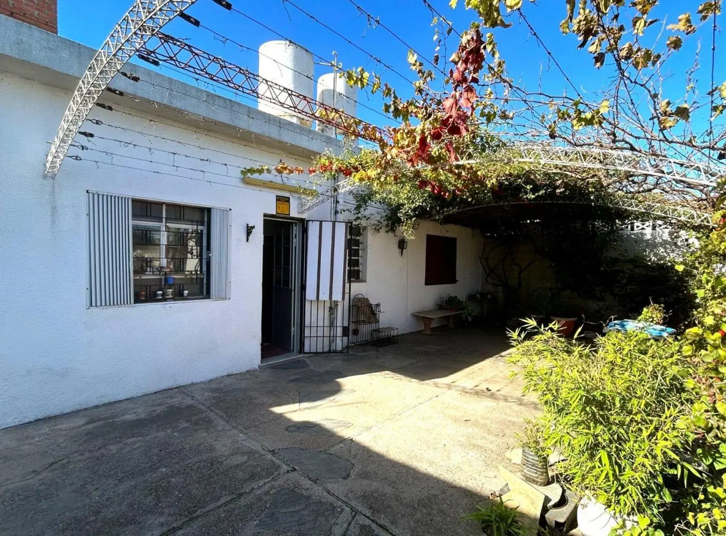 CASA EN LAS PIEDRAS-TERRENO-JARDIN-COCHERA 4
