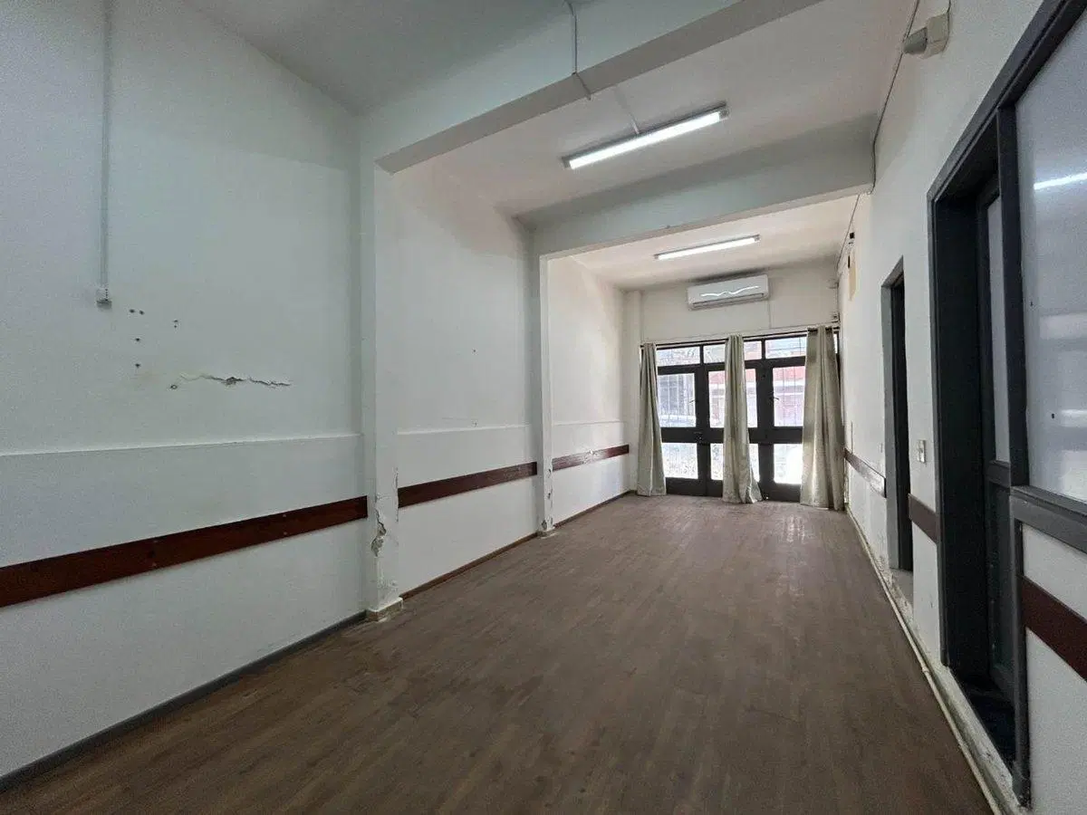 VENTA CASA / OFICINAS EN CORDON CON RENTA 5