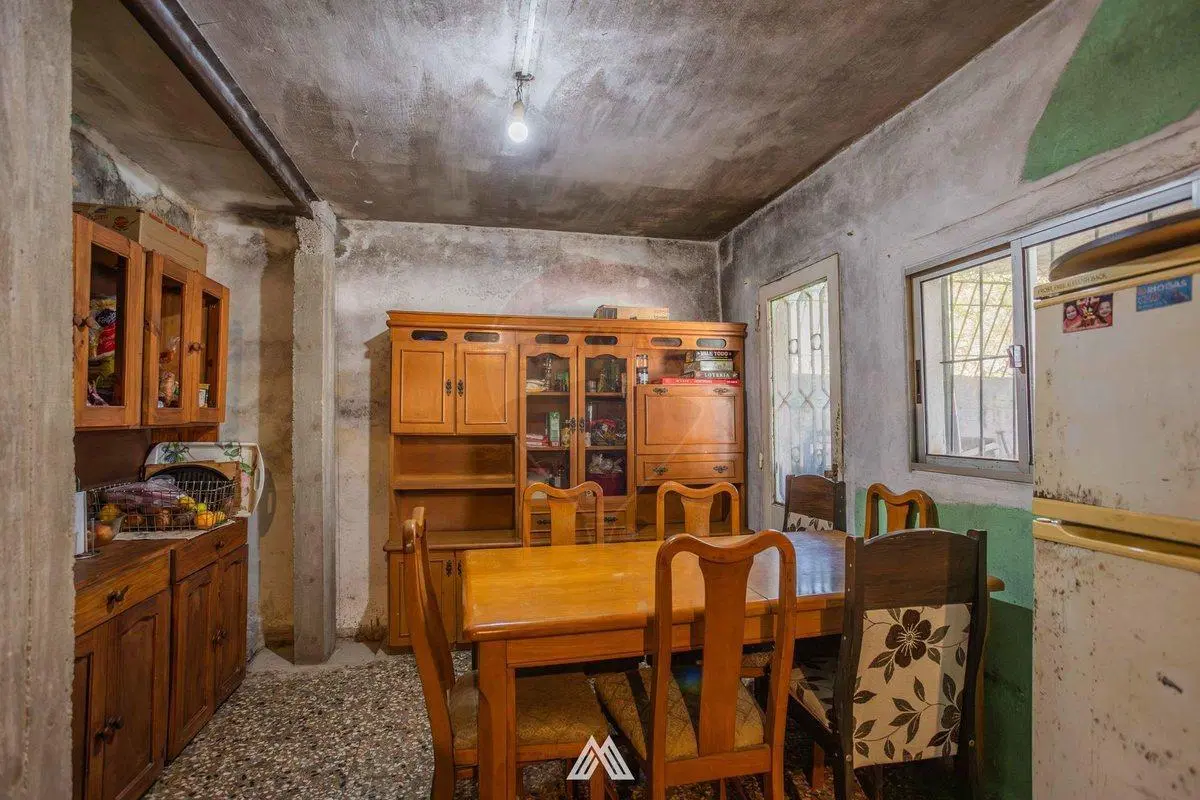 CASA EN LEZICA , GRAN POTENCIAL 5