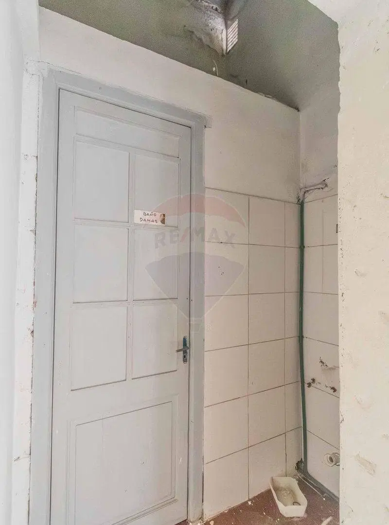 Venta .Local con gran potencial en Paso Molino 2