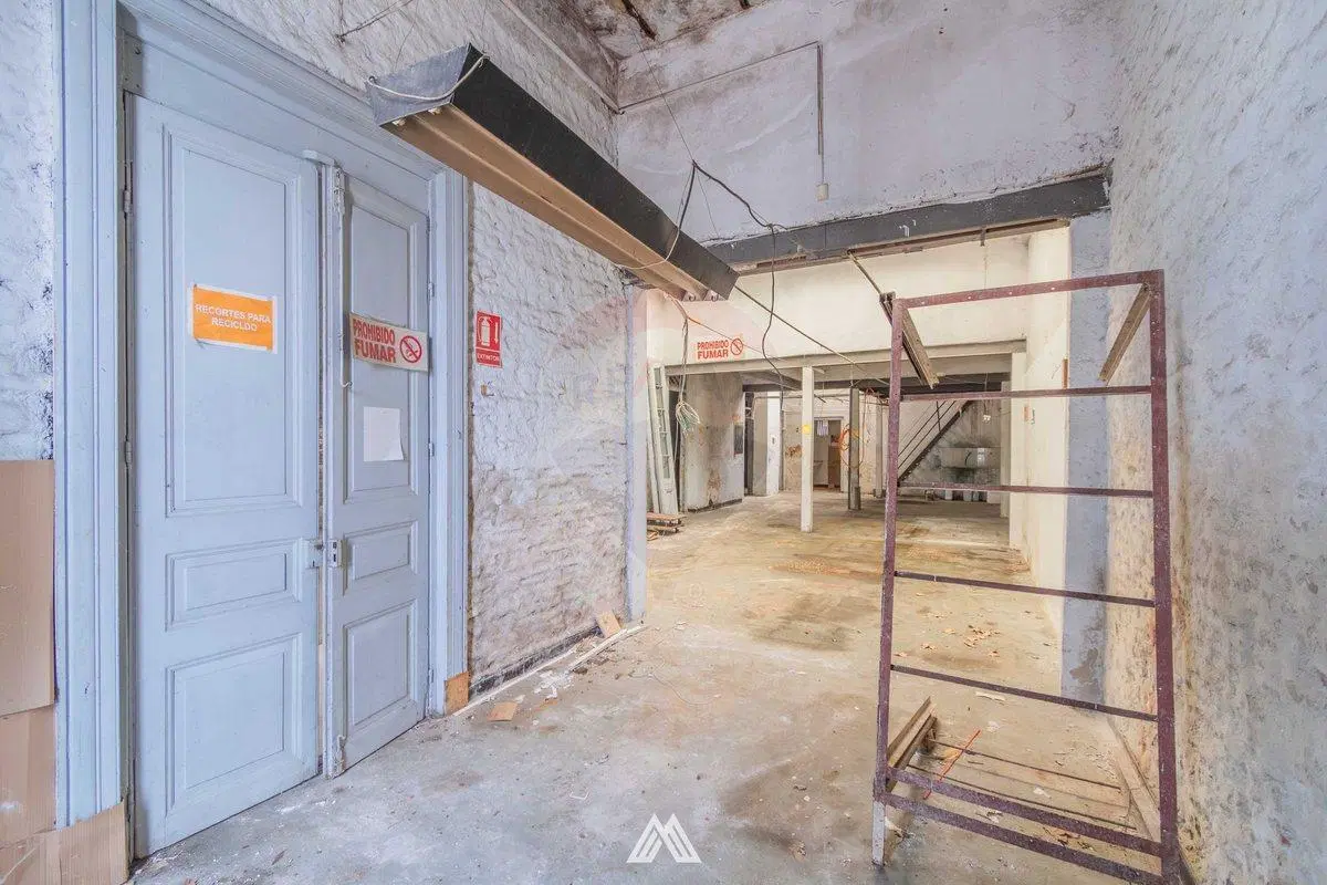Venta .Local con gran potencial en Paso Molino 4
