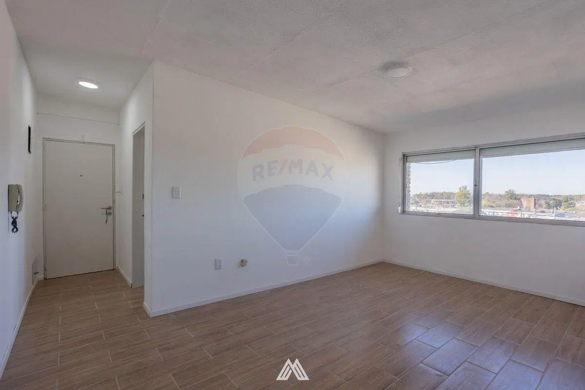 VENTA APTO 3 DORMITORIOS Y COCHERA CON RENTA 2