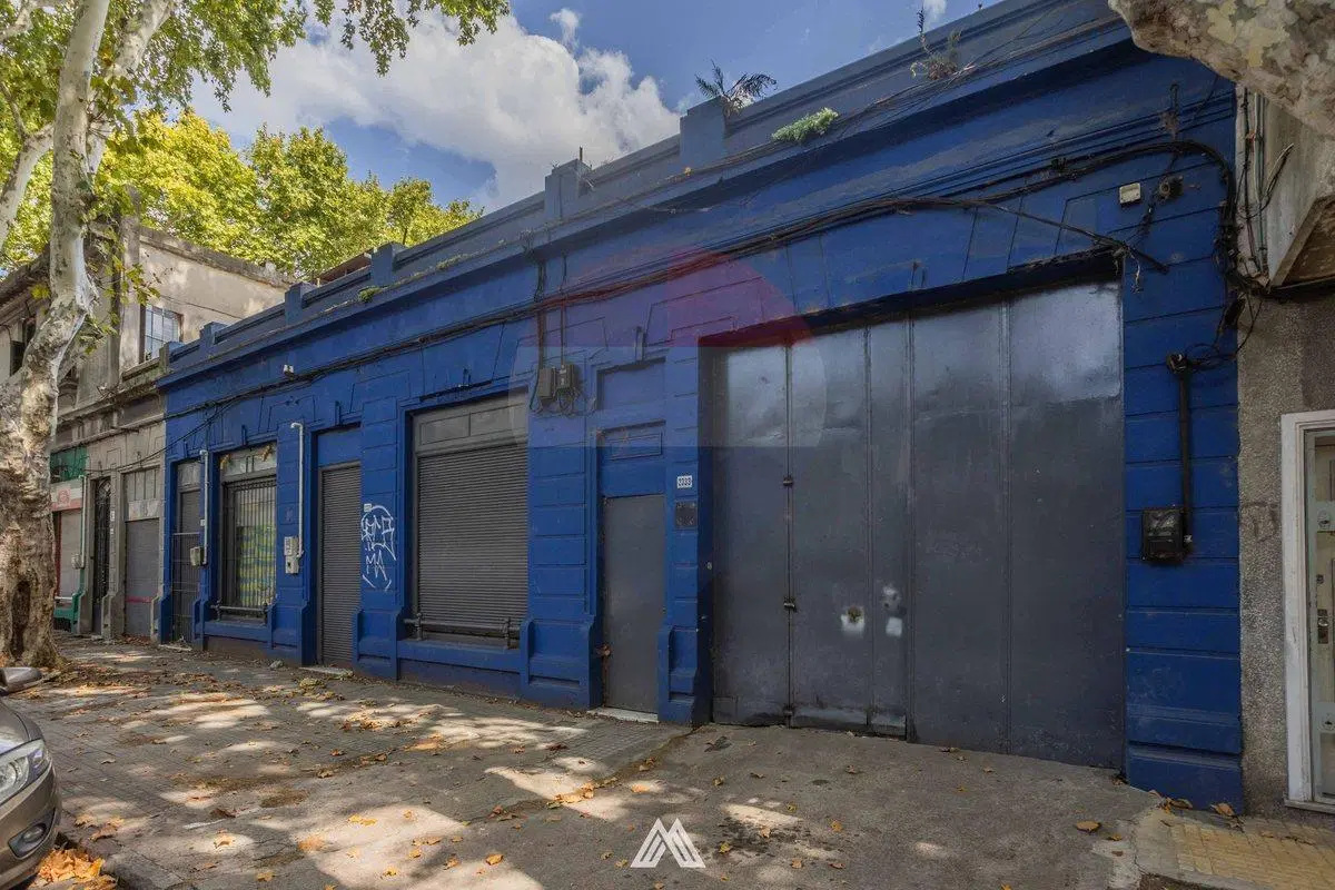 Venta de 3 Locales más Casa de Altos en Aguada 3
