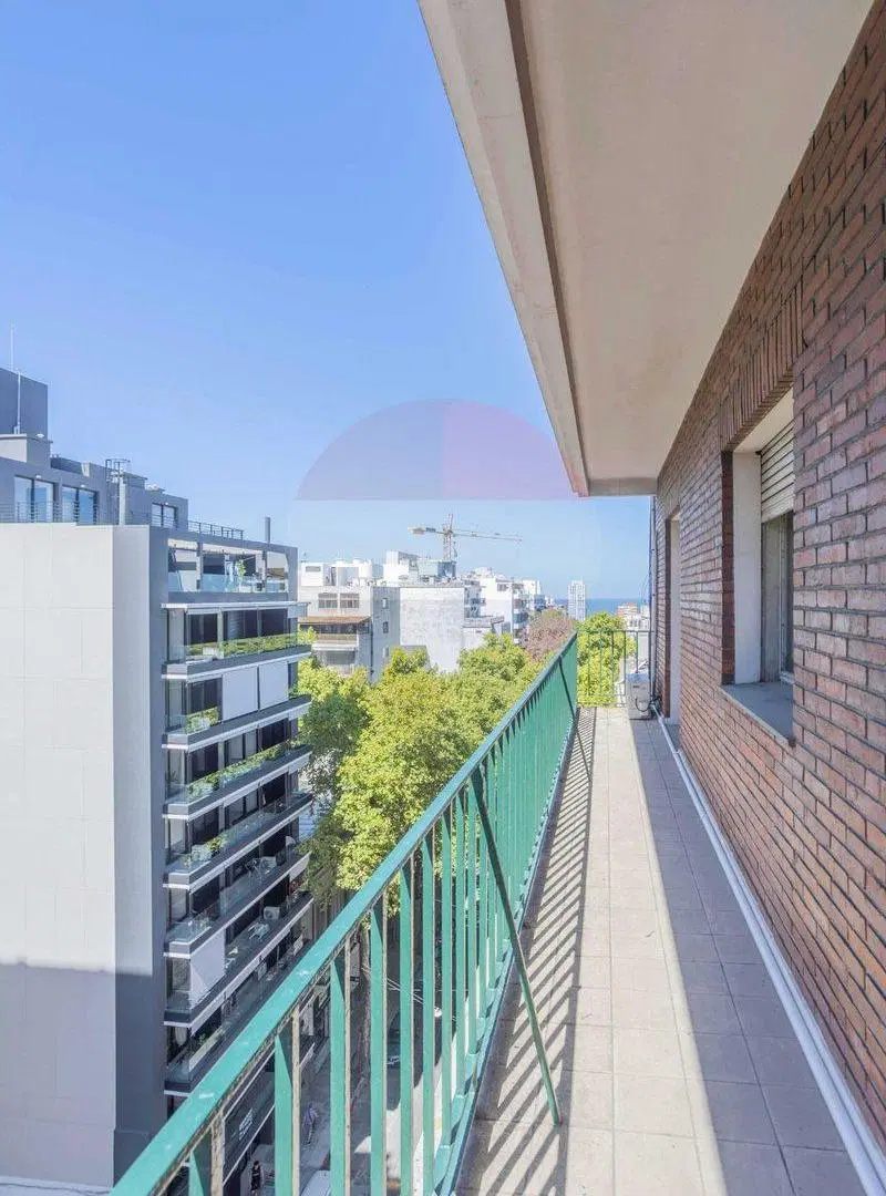 VENTA CENTRO 4 DORMITORIOS CON BALCON 3