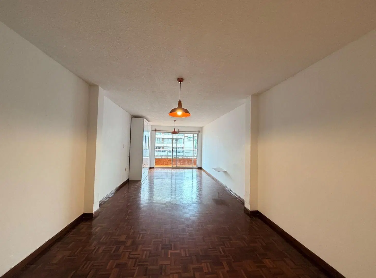 VENTA POCITOS monoambiente vivienda/oficina balcón 3