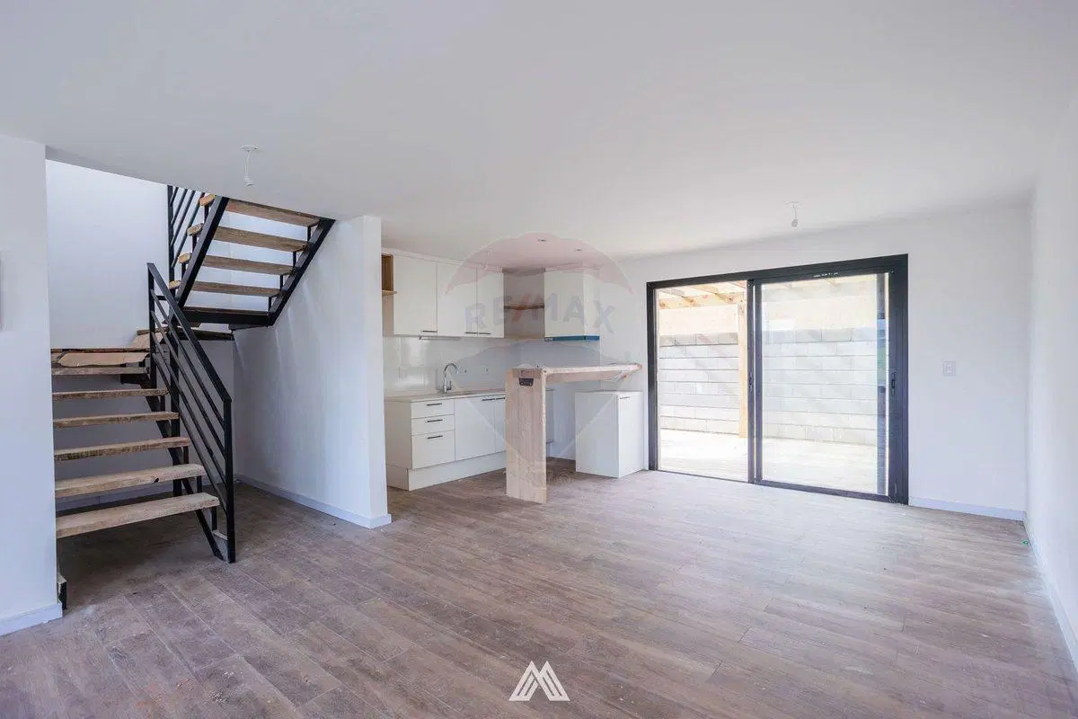 Venta casa a Estrenar 3 dormitorios 2 baños 4