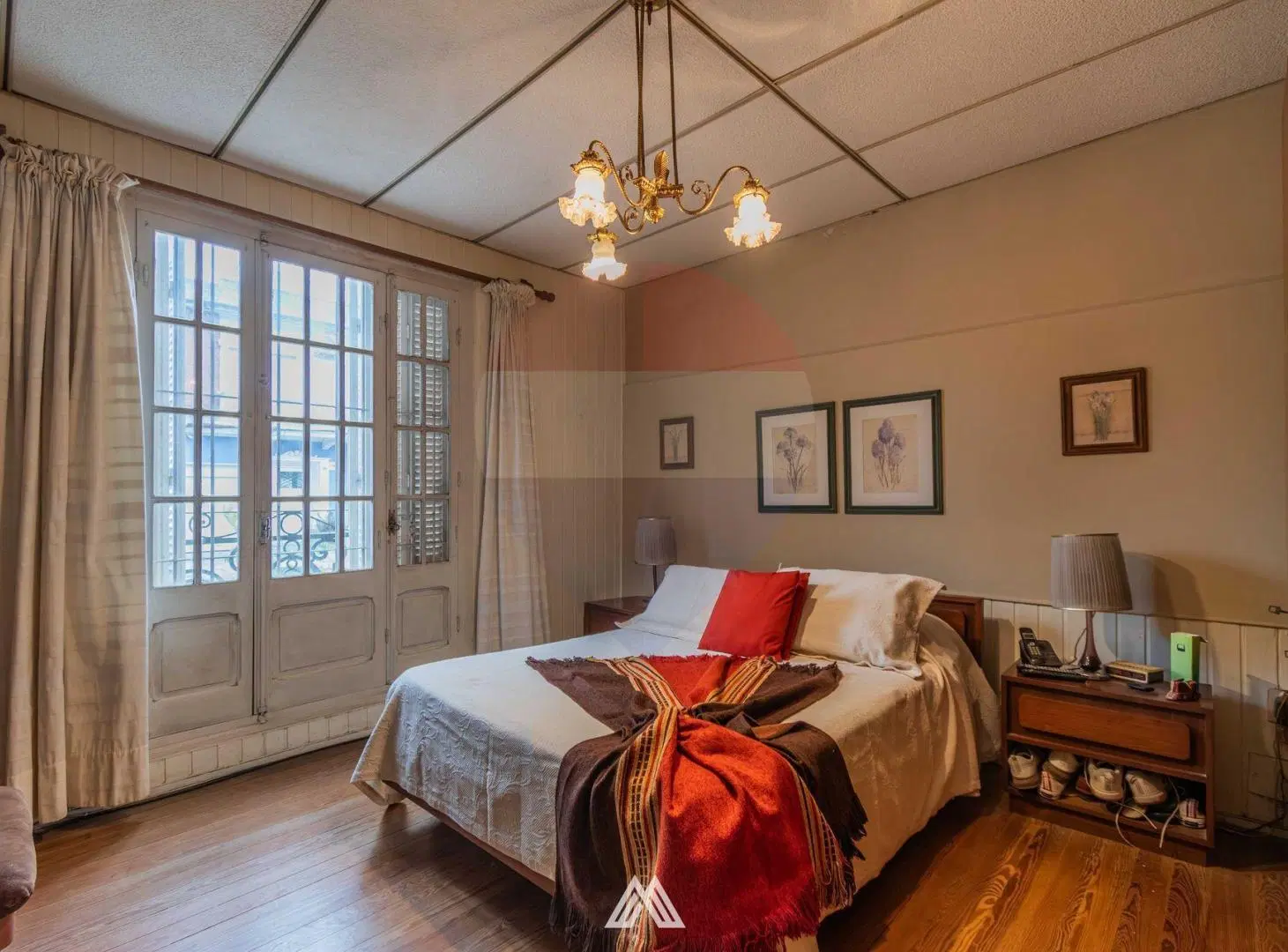 VENTA DE CASA 3 DORMITORIOS PRÓXIMA A TRES CRUCES 5