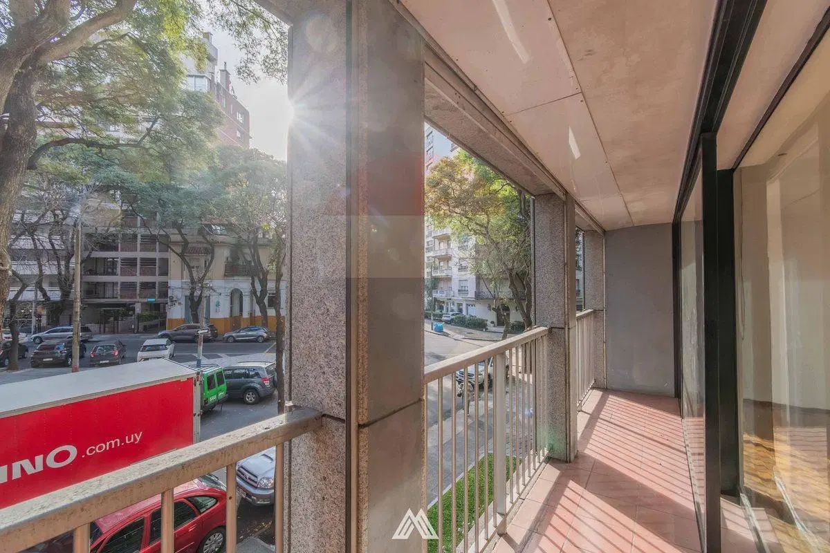 Venta Apartamento Pocitos 3 Dormitorios + Servicio 5