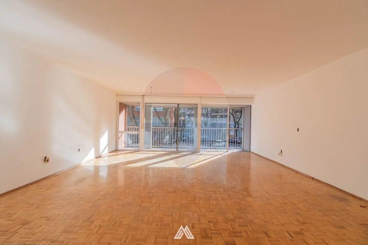 Venta Apartamento Pocitos 3 Dormitorios + Servicio 2