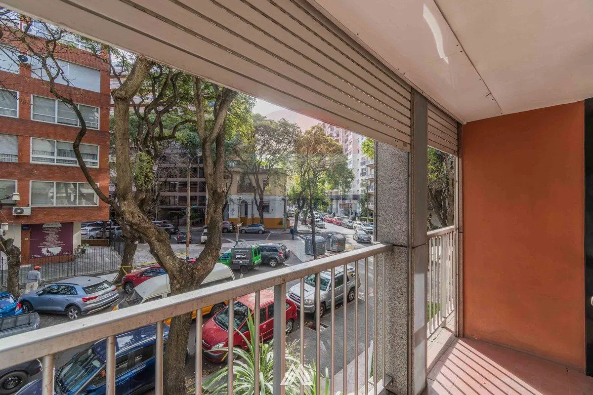 Venta Apartamento Pocitos 3 Dormitorios + Servicio 4