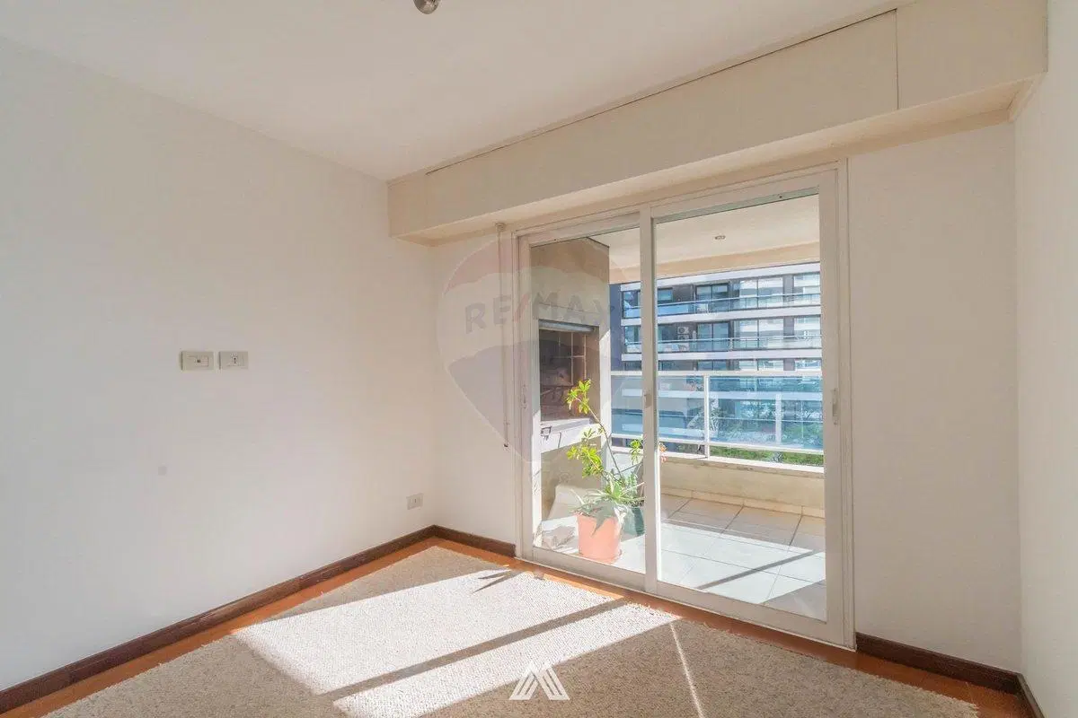 Apartamento con 2 dormitorios - Diamantis Plaza 4