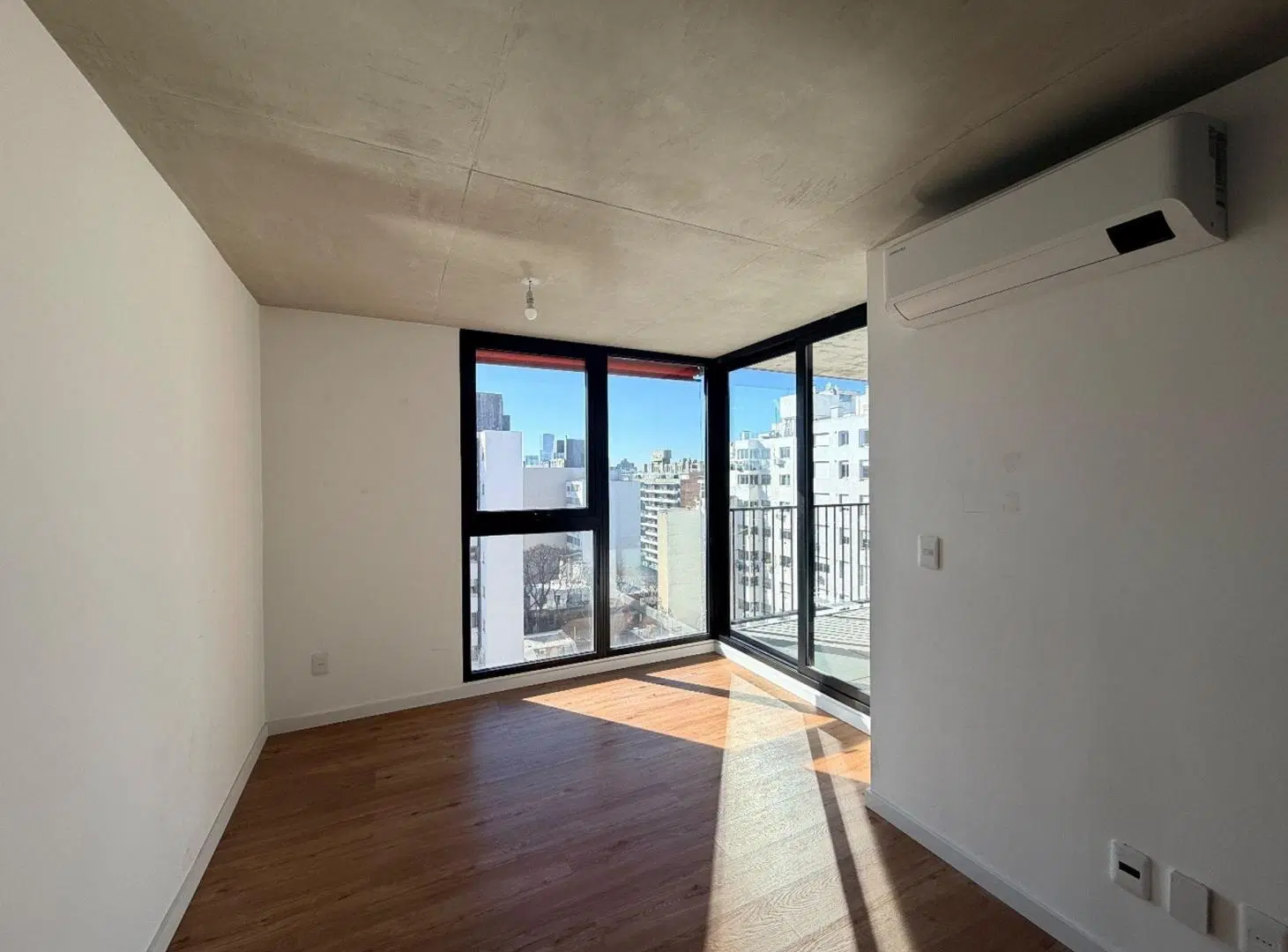 ALQUILER Pocitos 1 dormitorio balcón garage 1
