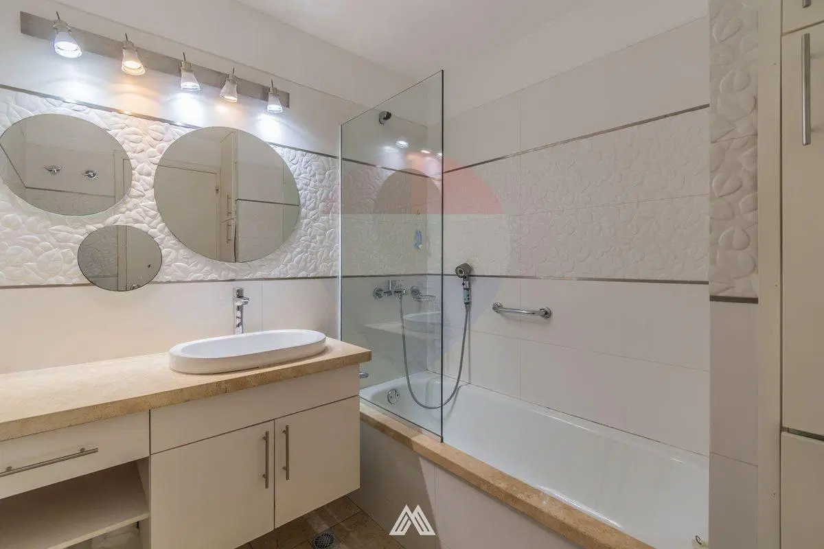 VENDO APTO 3 DORMITORIOS /ESCR. COCHERA CORDON 5