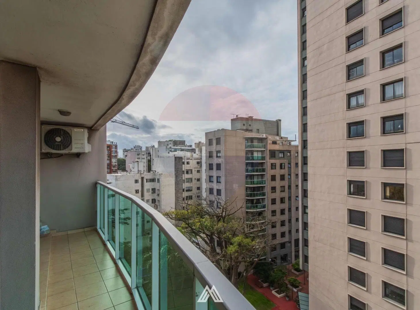 VENTA APARTAMENTO UN DORMITORIO C GARAJE POCITOS. 1