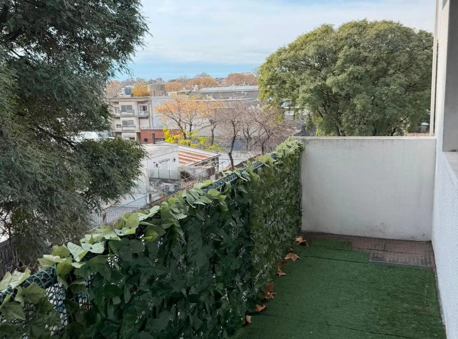 SE ALQUILA APARTAMENTO UN DORMITORIO LA COMERCIAL 5