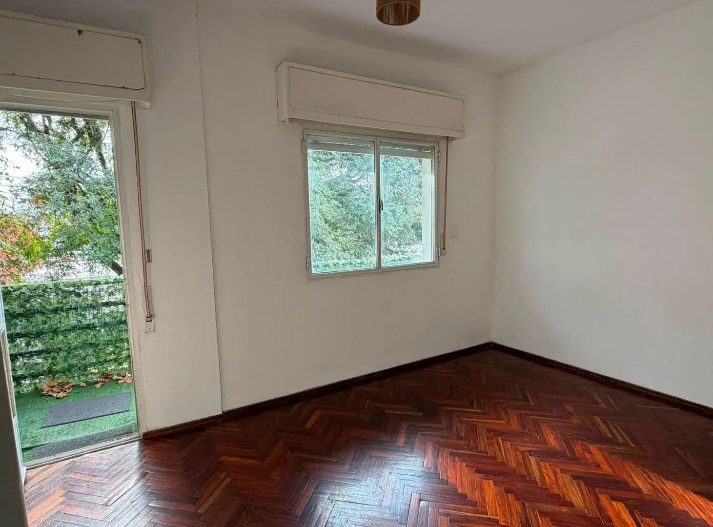 SE ALQUILA APARTAMENTO UN DORMITORIO LA COMERCIAL 1