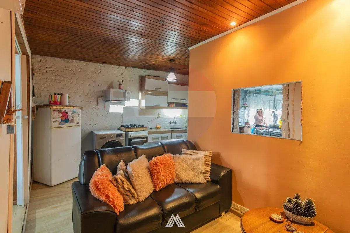 VENTA 2 CASAS: 2 Y 1 DORMITORIO EN UNION 8