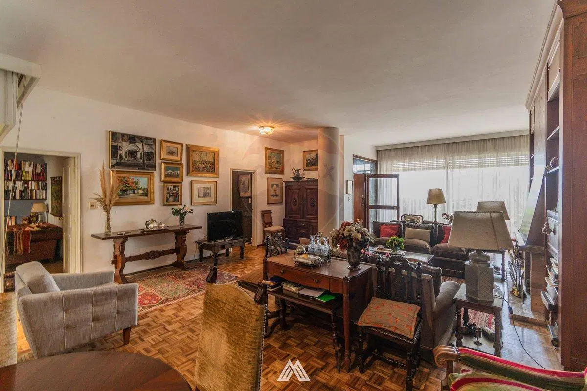 Venta apartamento Pocitos 5 dormitorios/ Garaje 4