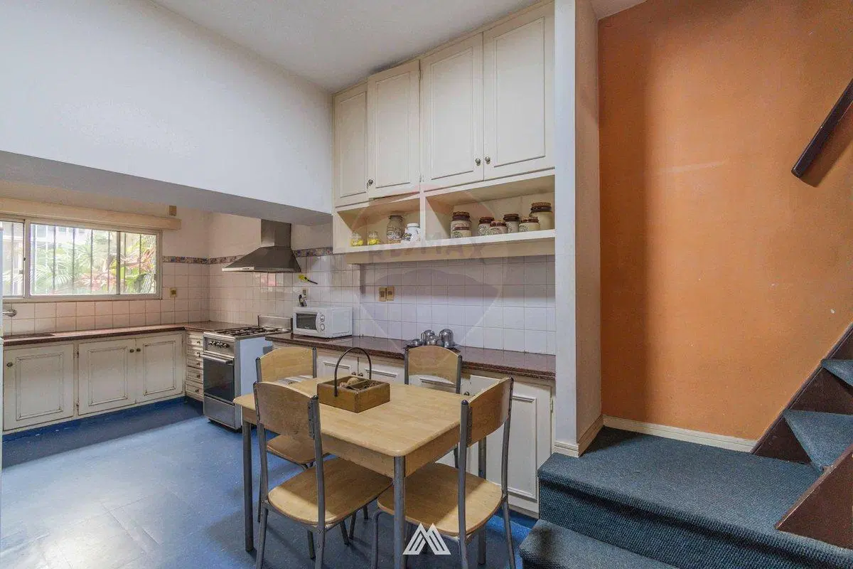 Venta apartamento Pocitos 5 dormitorios/ Garaje 8