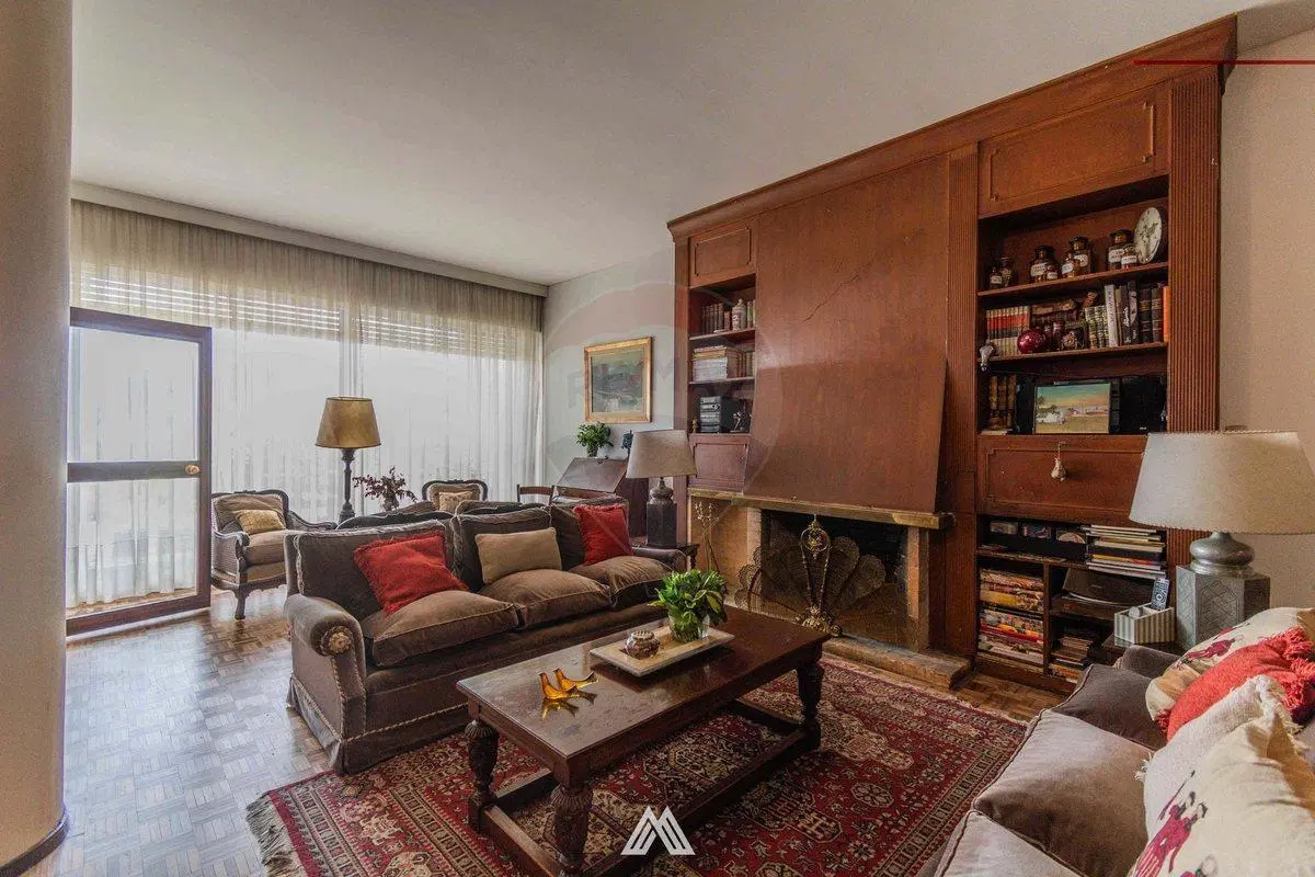 Venta apartamento Pocitos 5 dormitorios/ Garaje 3