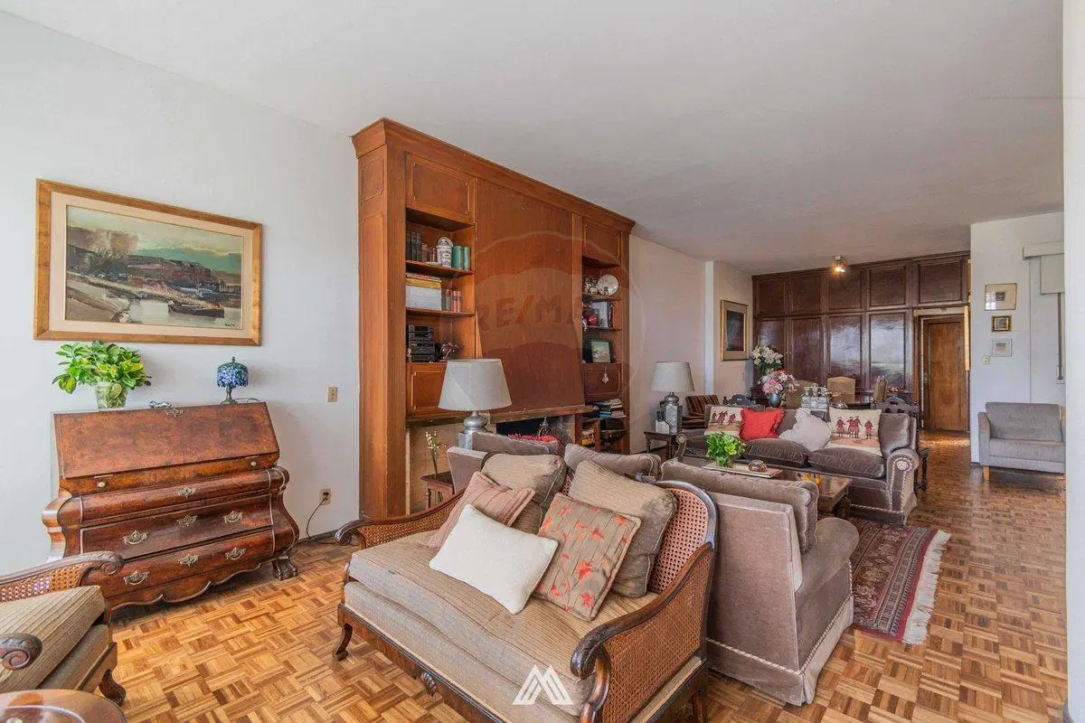 Venta apartamento Pocitos 5 dormitorios/ Garaje 5