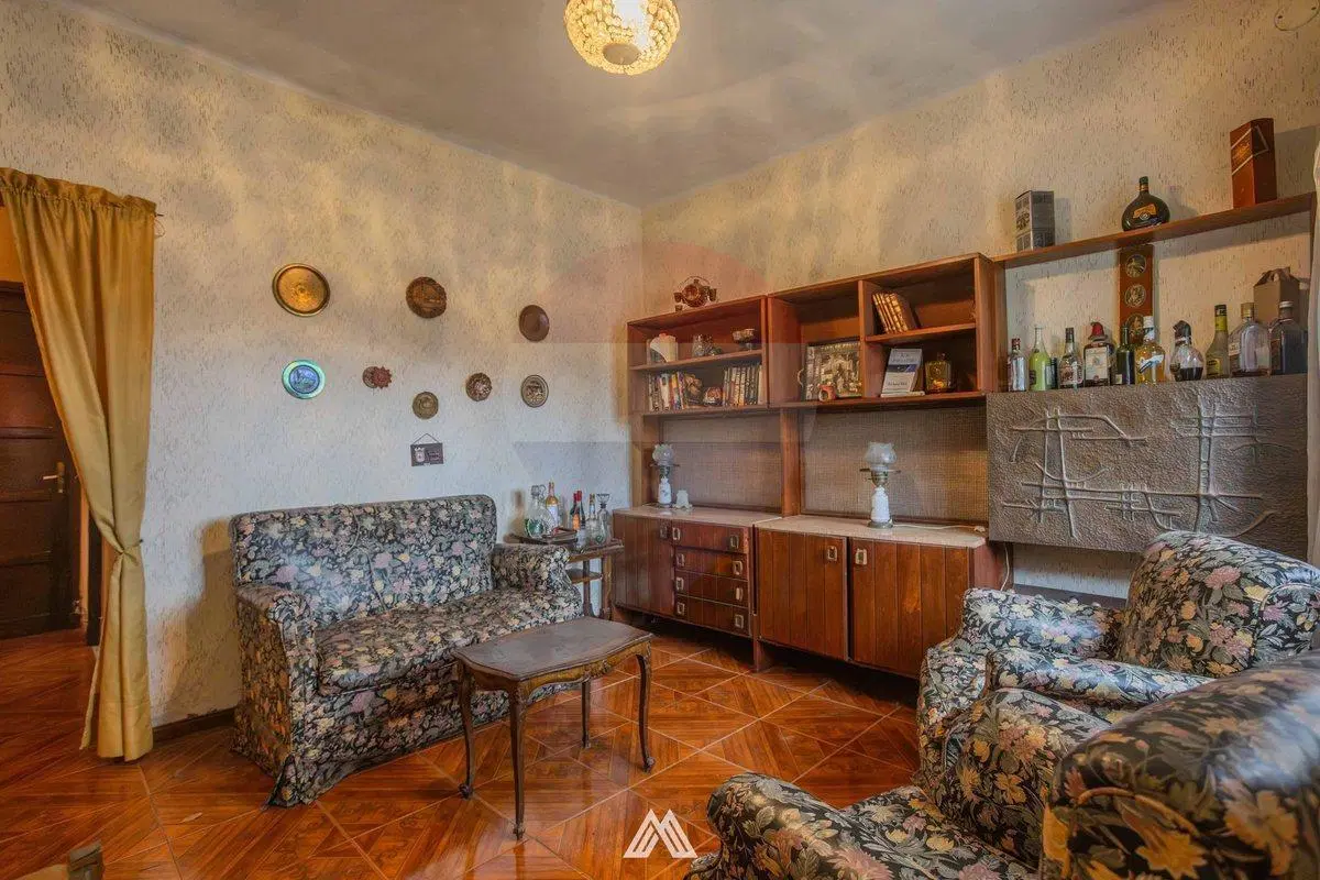 SE VENDE CASA 3 DORM. MAS MONOAMB, MAS APARTAMENTO 3