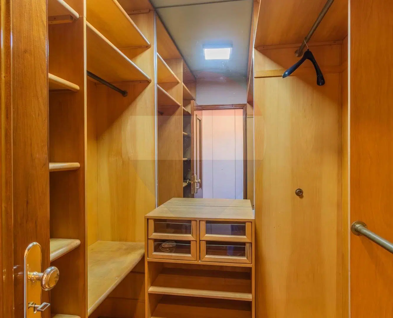 Venta apartamento 3 dormitorios, servicio, Pocitos 3