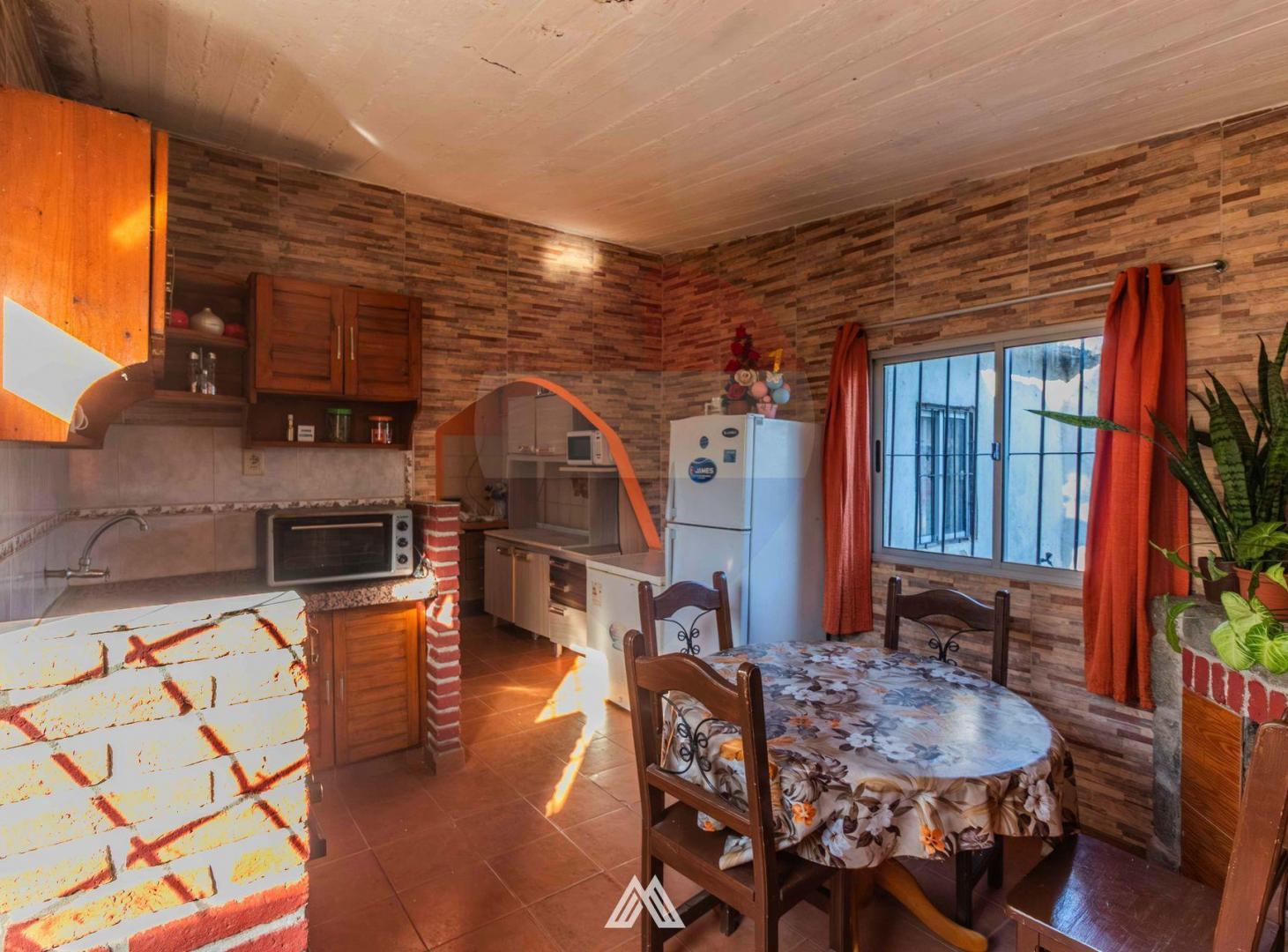 Foto de VENTA 2 CASAS EN MISMO PADRON LAS PIEDRAS, imagen 3