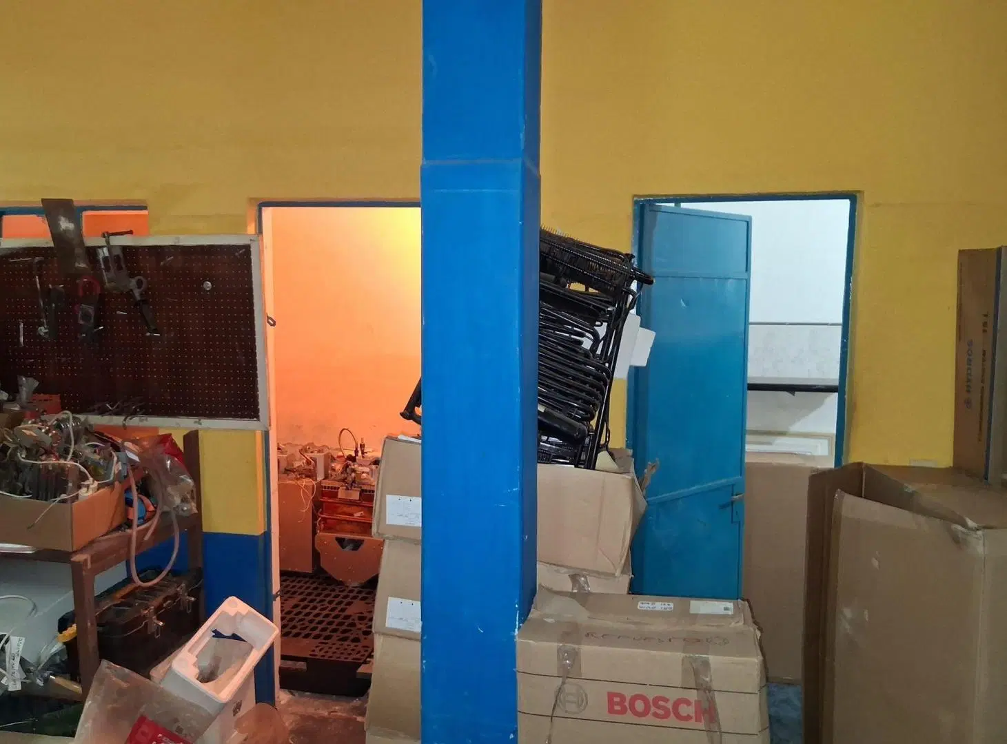 VENDO LOCAL COMERCIAL / DEPOSITO EN CORDON SUR 8
