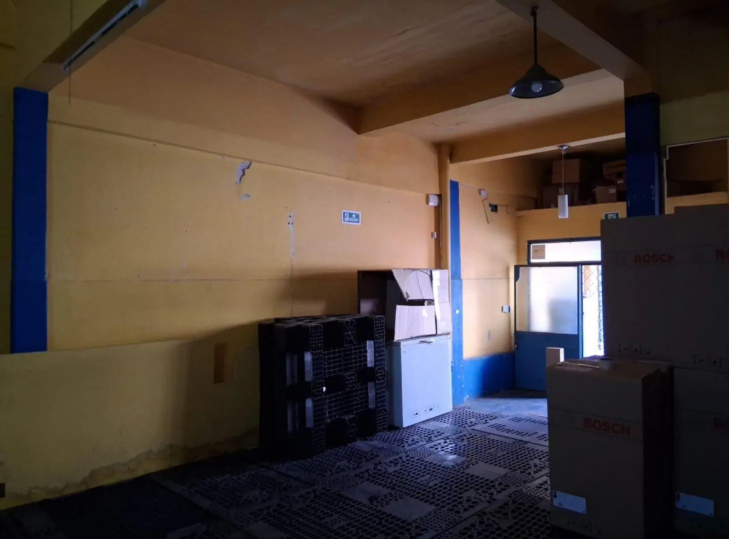 VENDO LOCAL COMERCIAL / DEPOSITO EN CORDON SUR 4