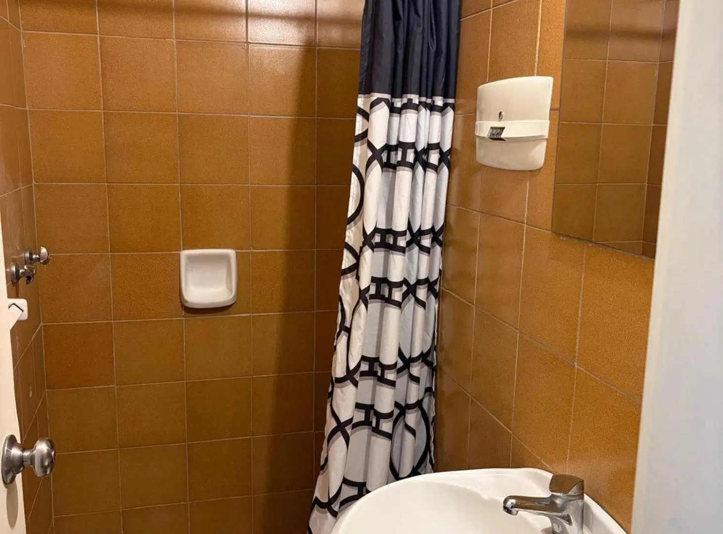 ALQUILER MONOAMBIENTE CENTRO SOLO USO PROFESIONAL 2