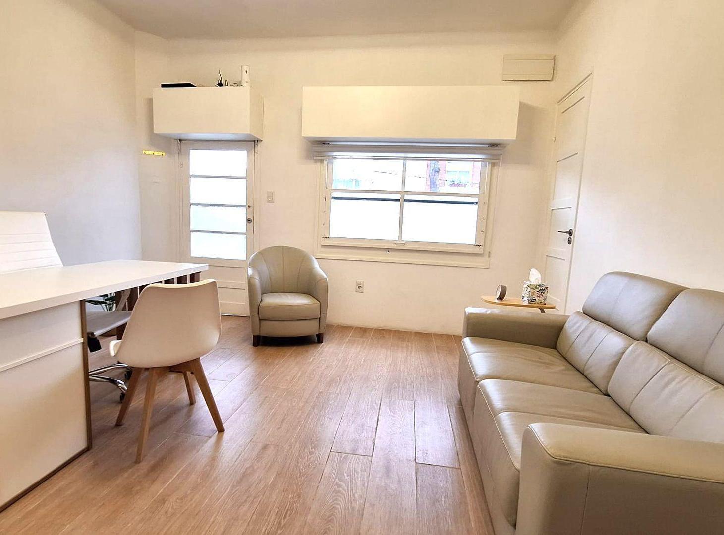 Foto de ALQUILER MONOAMBIENTE O CONSULTORIO RENOVADO, imagen 2