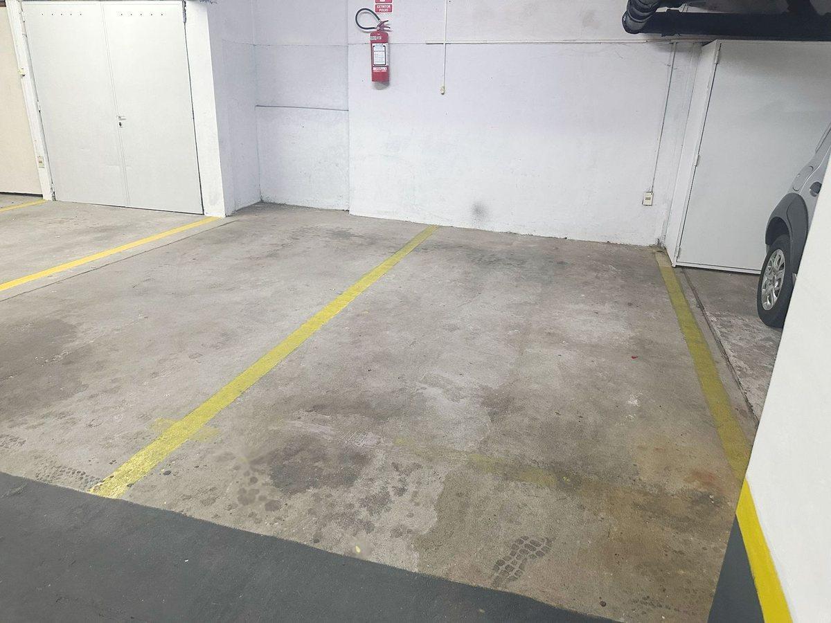 Foto de GARAJE EN VENTA PUNTA CARRETAS, imagen 1
