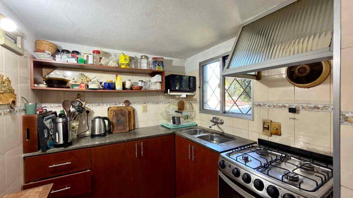 Foto de VENTA CASA 4 DORMITORIOS CON JARDIN BELLA VISTA, imagen 2