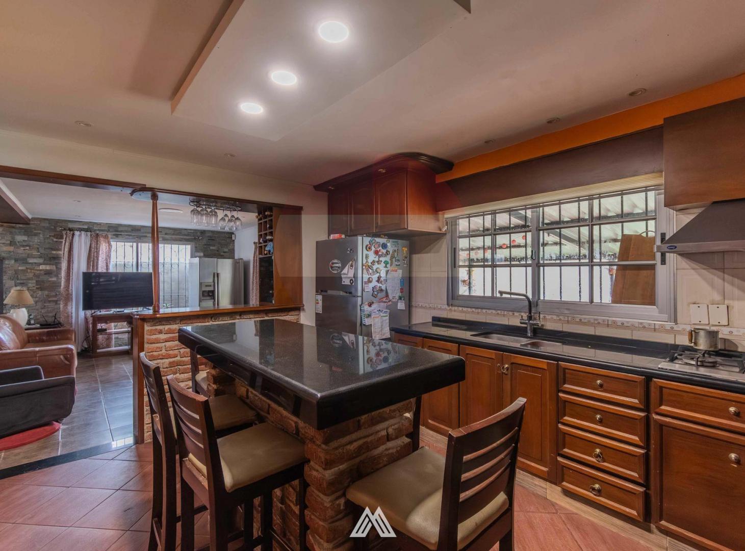 Foto de Se VENDE CASA 3 DORMITORIOS EN COLON, imagen 4