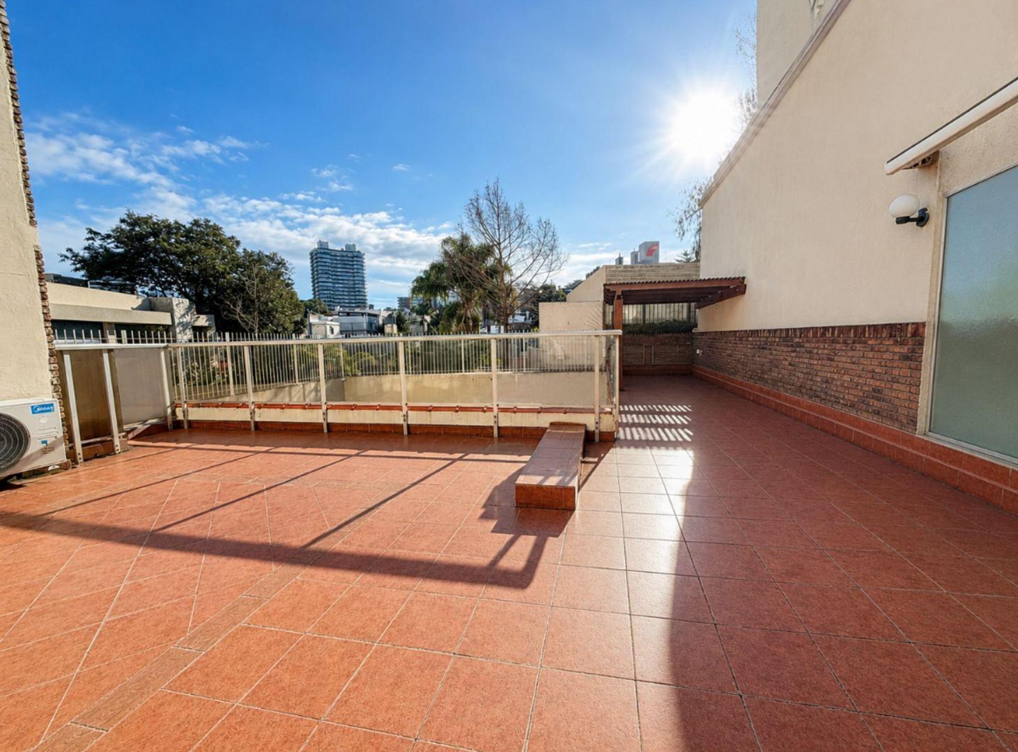 Foto de Alquiler Apartamento Rambla Punta Carretas 4 Dorm, imagen 1