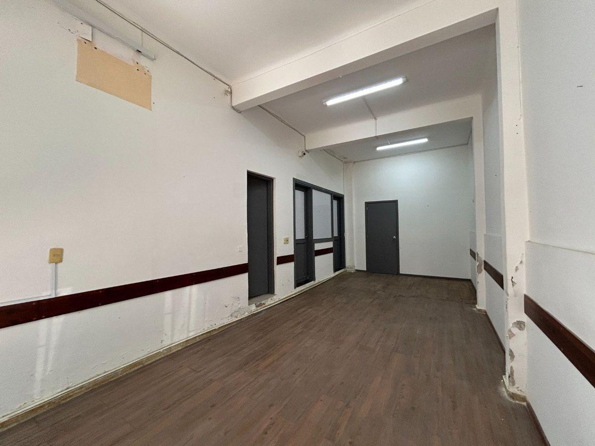 Foto de VENTA CASA / OFICINAS EN CORDON CON RENTA, imagen 4