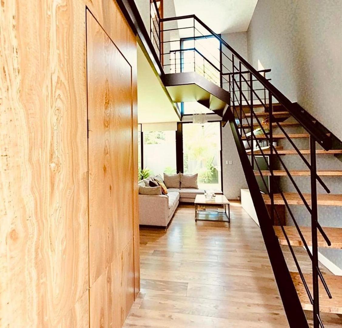 Foto de VENTA CASA DUPLEX 2 DORM COCHERA LOMAS DE SOLYMAR, imagen 3